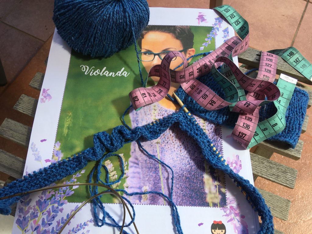 Teststrick des Violanda Pullovers aus Seta Tweed von Lang Yarns